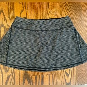 Black/ Grey skort by ideology size large